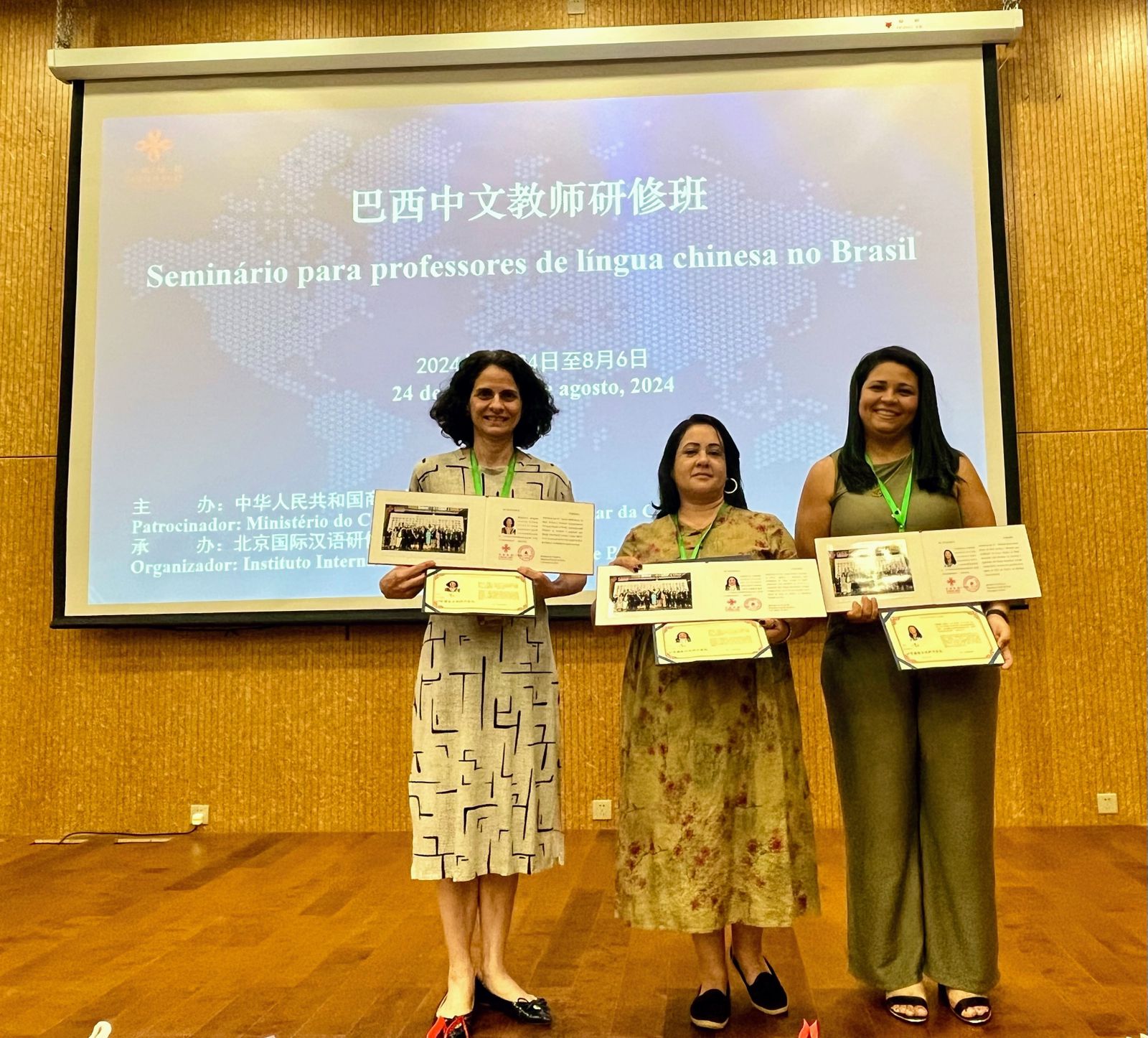 Professoras da rede estadual de Minas Gerais participam de curso de formação na China